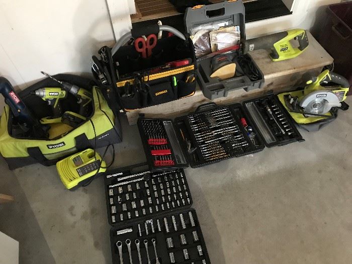 Estate Sale/selling house in Bothell, WA starts on 3/23/2018