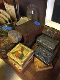 Various keepsake boxes