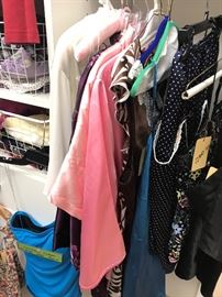 Upscale Womens Clothing ~ Size 2..4..6