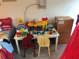 Pottery Barn Childrens Animal Motif Chairs With Table