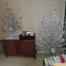 Tinsel Christmas trees!!! Stored in the original sleeves in great condition. Rare find. 