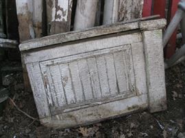 Bottom half of a Victorian porch (only small panel pictured) Approximately 34' (cedar wood)