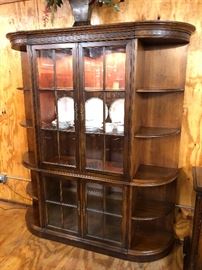 Lane china cabinet 