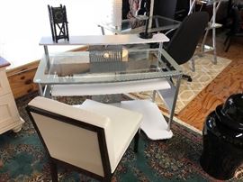Brand new glass and chrome desk, very solid and good quality.