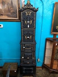 Rare cast iron stove in near perfect condition. I would bet you will never see another stove like this even if you live to be 100 yrs old ;-)