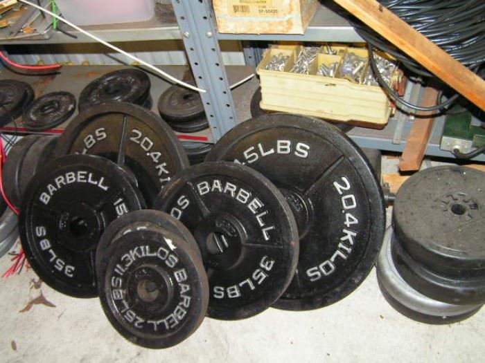 over 300 lbs of weights there are 2 benches in other photos