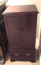 Great Finish, Large Drawer on the bottom for more storage