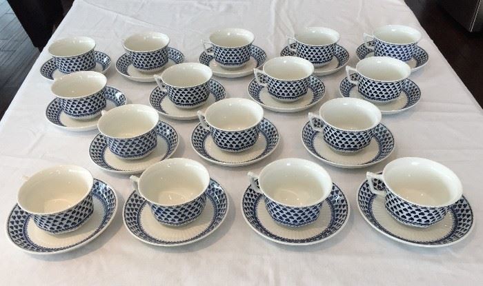 ADAMS Brentwood pattern made in England (cups and saucers only)