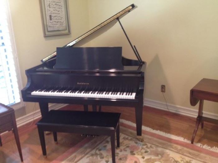 Baldwin Baby Grand Piano  4 ft 10”wide and 5’6 deep made in USA $16,000 new in 1989 Pristine condition! We are pre-selling this Item starting the price at $7500 obo