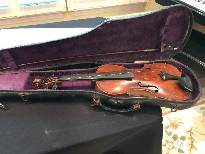 Very old violin in case Fredrich Lippolo