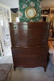  chest of drawers