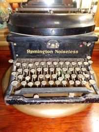 Vintage Remington Noiseless Typewriter