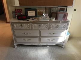  Family Heritage Estate Sales, LLC. New Jersey Estate Sales/ Pennsylvania Estate Sales. 
