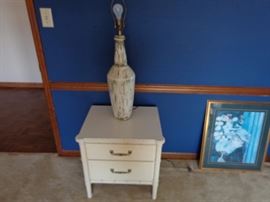 White End Table, Lamp