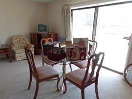 Round Glass Top Table With 4 Padded Chairs