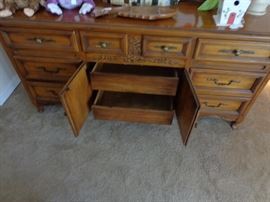 Dixie Furniture 5 pc set