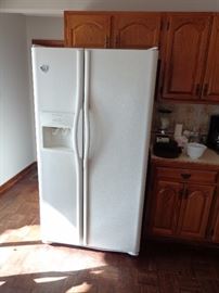 Side by Side Frigidaire 