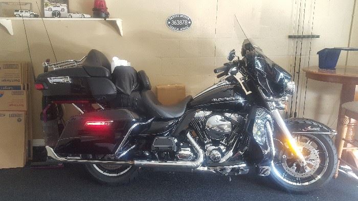 2014 Electra Glide Ultra Limited Beautiful. 15,600 Miles.  Garage Stored. SERIOUS INTEREST? Call 386-409-1902 for an appointment to view before the sale dates.