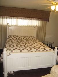 Queen Size Vintage White Board Wainscoting Bed