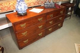 Henredon 6 drawer dresser