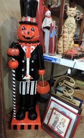Halloween Standing Figurine