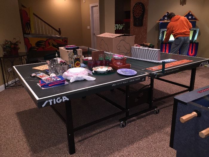 Nothing on this table...only give a line for the ping pong table