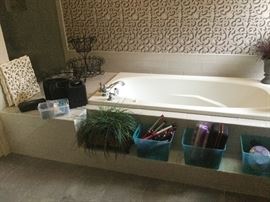 Bathroom styling items.