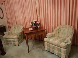 Swivel/Rocker Bedroom Chairs