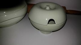 Rare Russel Wright gravy boat redesigned lettuce green color