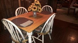 Farm table w chairs