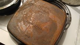 Hard to find Wagner Ware Square Skillet with original glass top