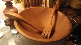 Gorgeous wooden salad bowl mid-century modern