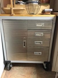 Metal cart on rollers - Hardwood top, 4 drawers, cabinet with 2 shelves