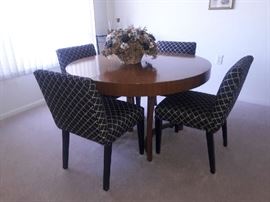 John Widdicomb dining table with leaves