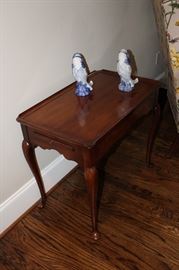 Tea table and pair of fish vases
