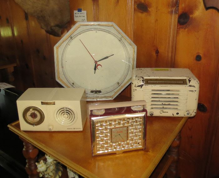 Sweet Antique Flourescent Large Clock & 3 Antique Radio's
