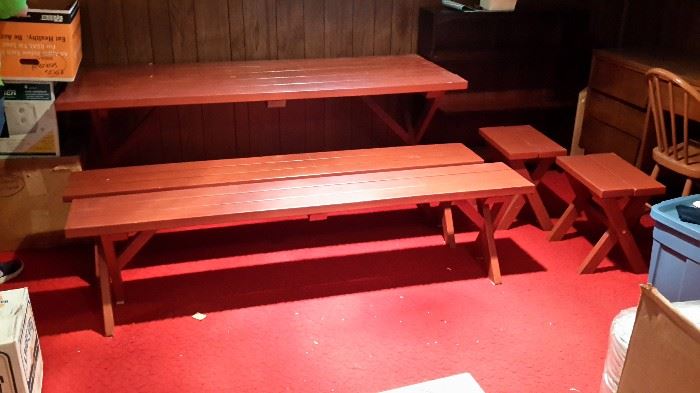 6 ft Picnic Table with Two Benches and Two Single Seats