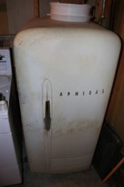 Vintage Apartment Size Refrigerator (Works)