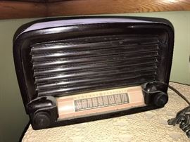Vintage General Electric radio
