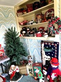 Hey...It's only 240 Days Until Christmas!...Another Bedroom Upstairs...Like A Wonderland!...