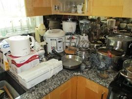 SMALL KITCHEN APPLIANCES