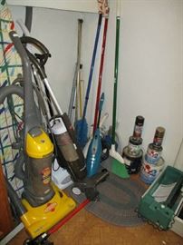 VACUUMS, CLEANING SUPPLIES