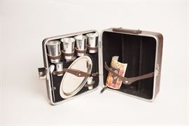 Traveling bar