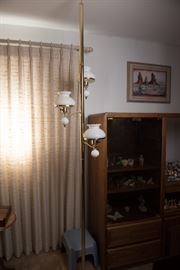 Tension Pole Floor Lamp