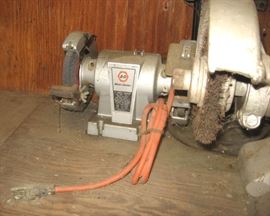 Black & Decker 5" bench grinder