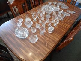GLASSWARE & DINING SET
