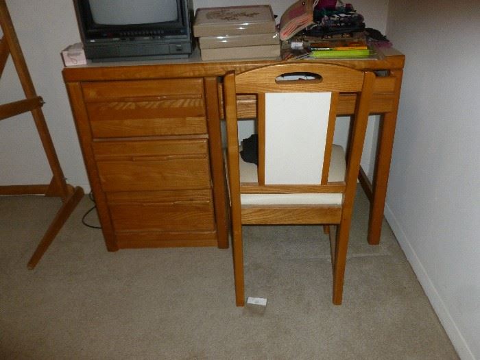 2nd desk