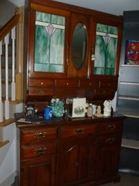 Free-standing cabinet..great for a bar..does have one green panel that needs replacing..see next photo