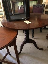 Round table; breakfast nook table