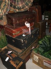 Old Luggage; vintage luggage for decorative projects